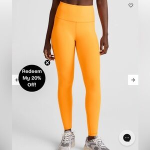 Beyond Yoga (women’s medium) light orange Leggings